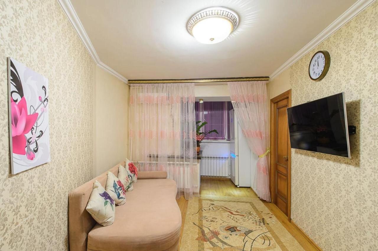 Золотой Квадрат Шевченко 75 Lejlighed Almaty Eksteriør billede