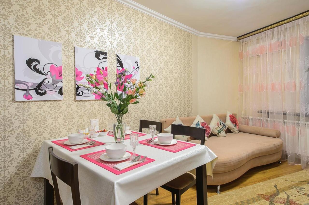 Золотой Квадрат Шевченко 75 Lejlighed Almaty Eksteriør billede